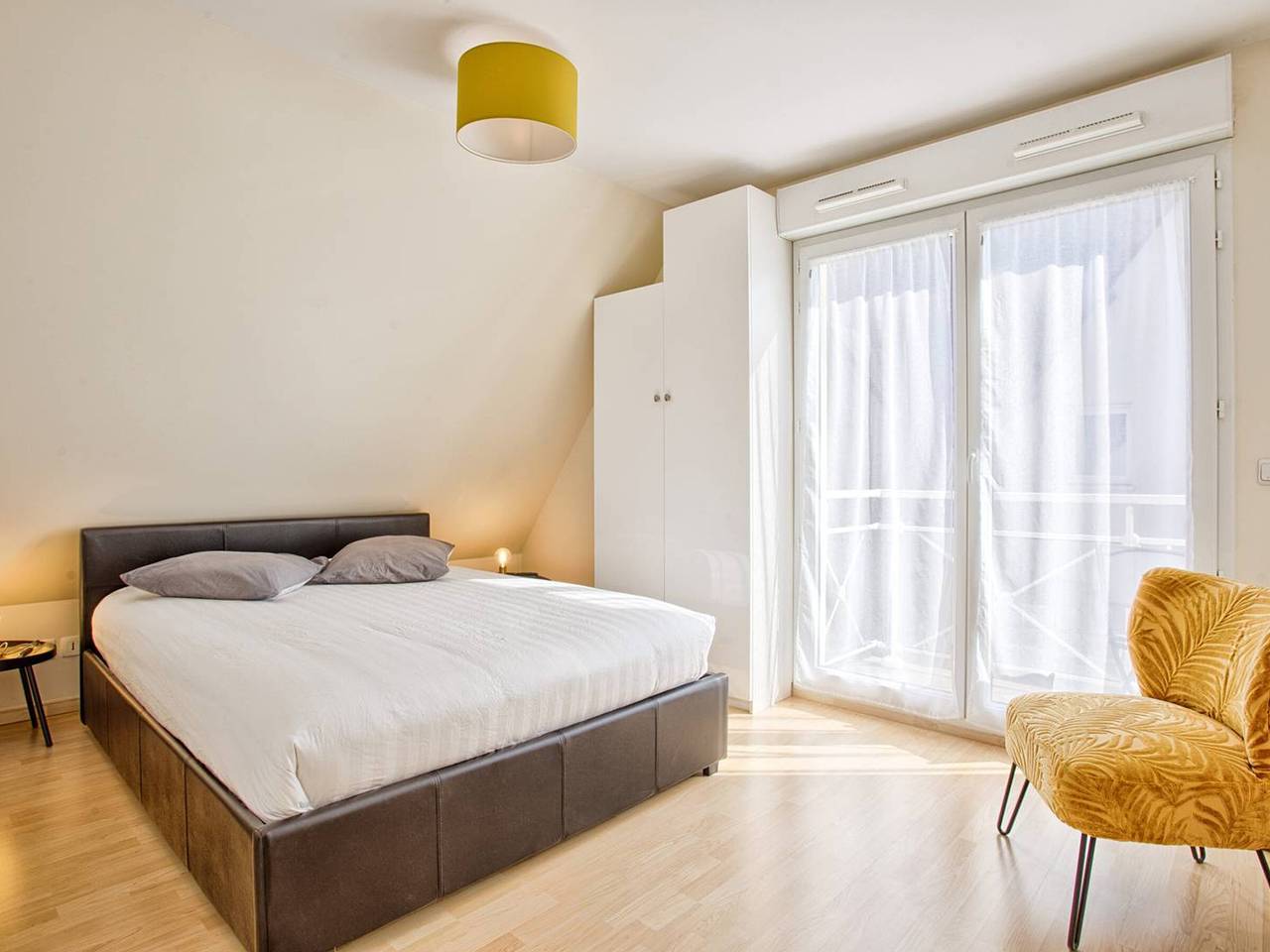 Apartamento entero, Apartamento luminoso con balcón y piscina para 5 personas in Merville-Franceville-Plage, Región de Caen