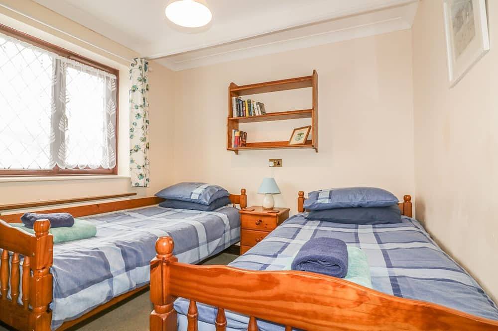 Chiffchaff, pet friendly, character holiday cottage in Padstow in Padstow, Cornwall