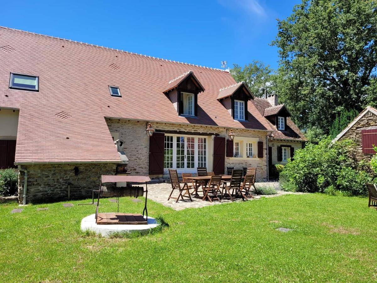 Quadruple Room with Private Bathroom in Préveranges, Saint-Amand-Montrond