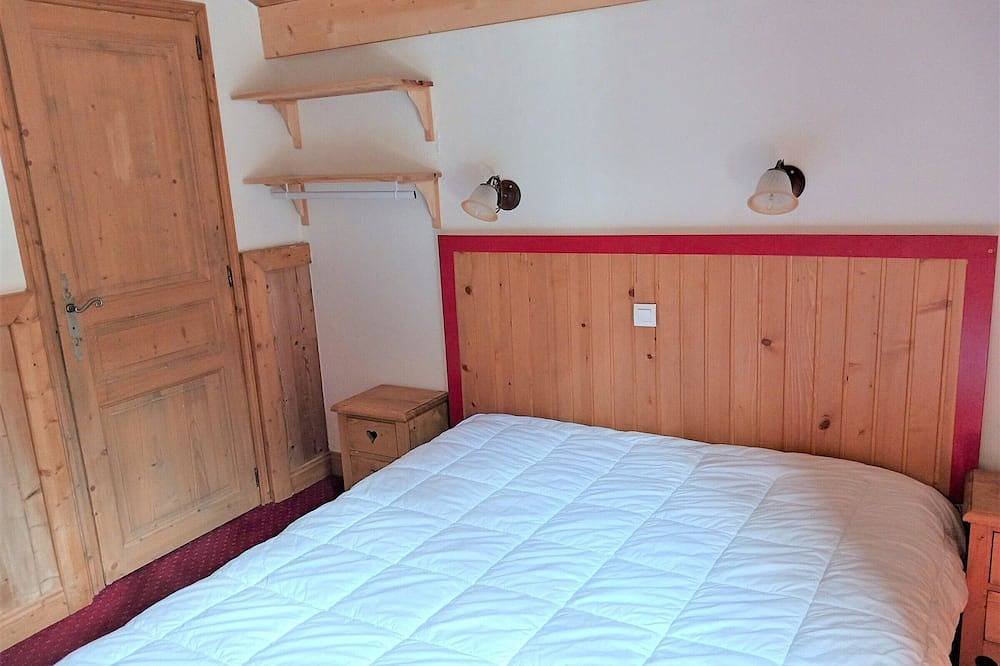 Entire apartment, Spacious mountain apartment, 8 pers, pool & parking in Les Arcs, Bourg-Saint-Maurice