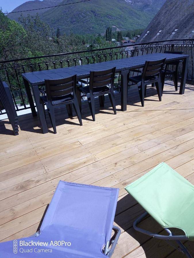 Location de vacances pour 8 personnes, avec vue et jardin, adapté aux familles à Cierp-Gaud - 3