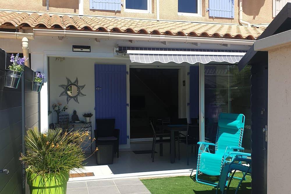 Air-conditioned villa, free Wifi, 500 m from the beach in residence with swimming pool. in Portiragnes Plage, Portiragnes
