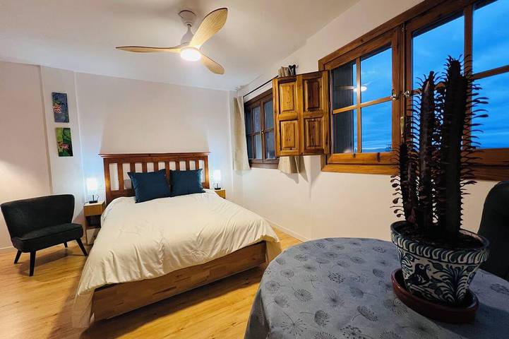 Spectacular 3-Bedroom House Downtown with Unbeatable Views over Granada. in Granada, Granada Province