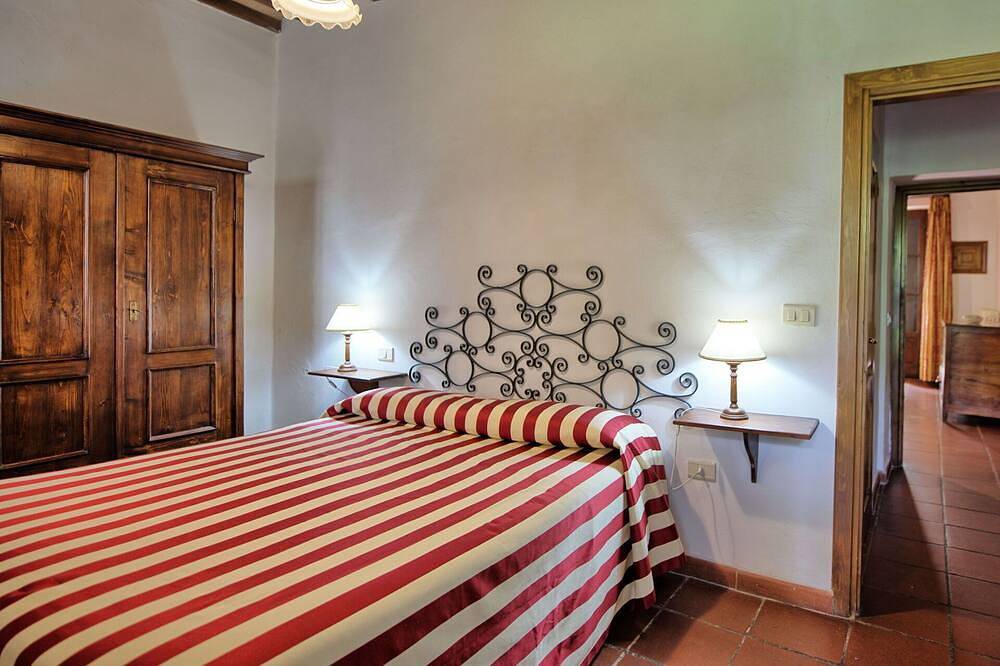 Alleinstehendes Ferienhaus mit Klimaanlage, privatem Pool,  W-Lan, Tv, Innenhof, Panoramablick in Cetona, Chianti