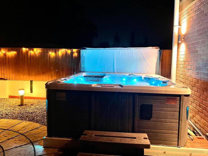 Holiday apartment for 3 people, with Hot tub and Terrace as well as Garden in Southampton