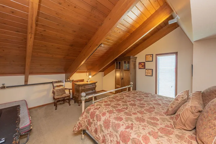 Vacation house for 34 people, with balcony and hot tub - 1