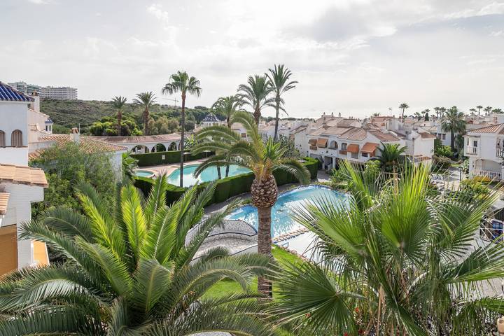Vakantiehuis voor 8 personen, with Balkon and Tuin as well as Kinderzwembad in Santa Pola