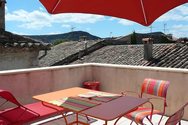 Gîte pour 4 personnes, avec terrasse, animaux acceptés à Pompignan