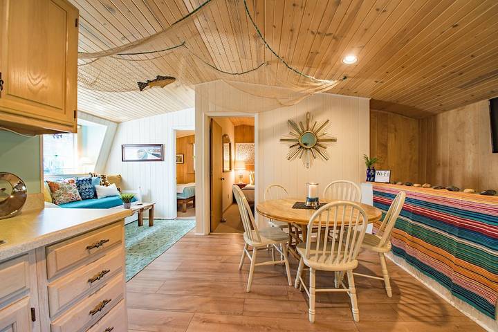 Beach rental for 10 people in Wisconsin