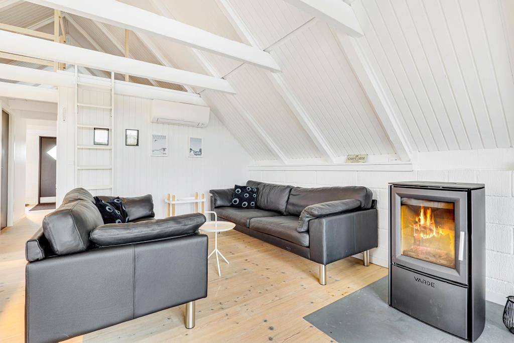 Gemütliches Ferienhaus in Klegod - mit Holzofen und für 5 Personen in Ringkøbing, Holmsland Klit