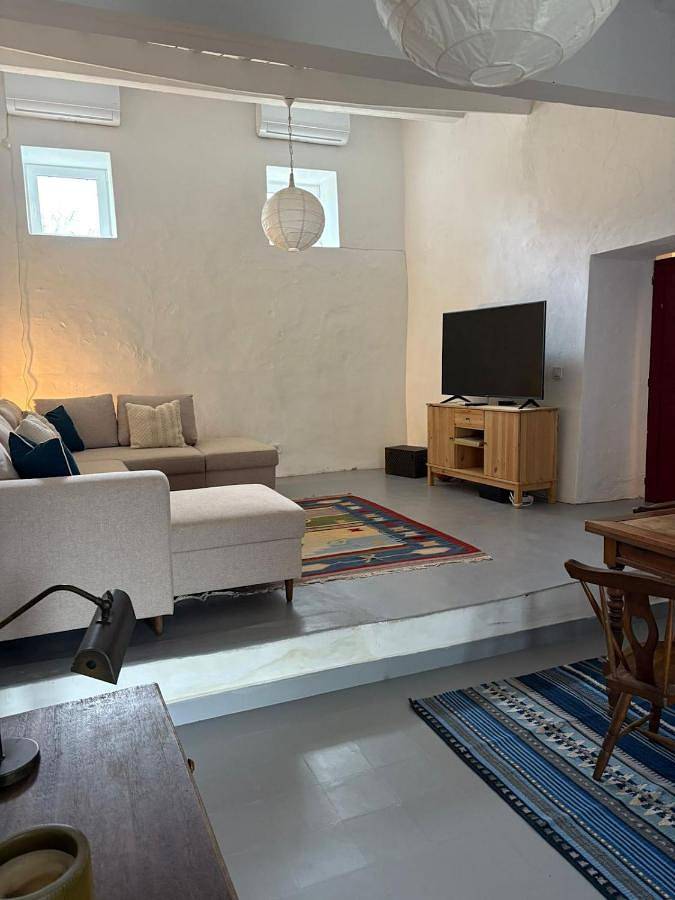 Location de vacances pour 6 personnes, avec vue et piscine ainsi que jardin et terrasse, animaux acceptés à Borba - 2