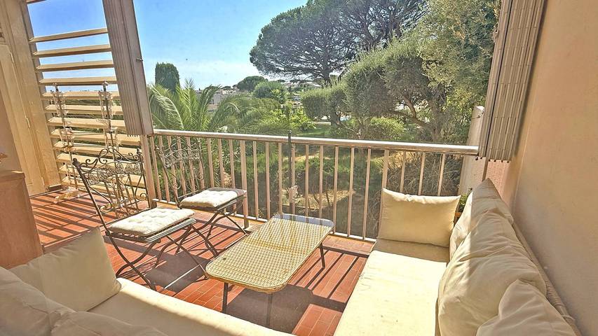 Appartement de vacances entier, Appartement T3 - 4/6 personnes - Piscine résidence - Climatisation - Wifi - Vue jardin - Sainte Maxime in Sainte-Maxime, Côte méditerranéenne (France)