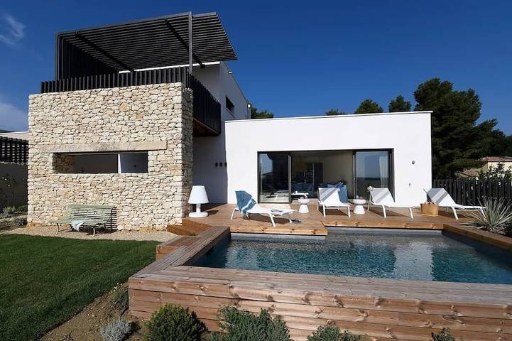 Villa pour 8 personnes, avec balcon ainsi que jardin et sauna - 1