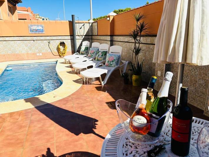 Casa rural para 12 personas, con vistas además de balcón y piscina en Torremolinos - 3