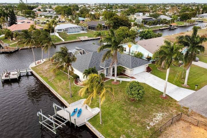 Vacation rental for 10 people, with garden in Cape Coral