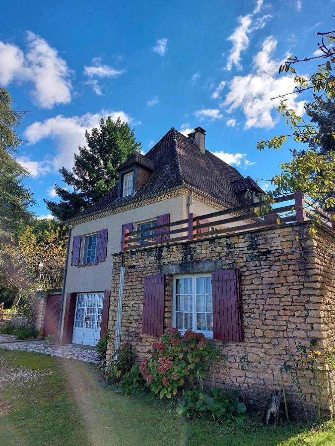 Location de vacances pour 6 personnes, avec vue ainsi que jardin et terrasse à Tamniès - 3