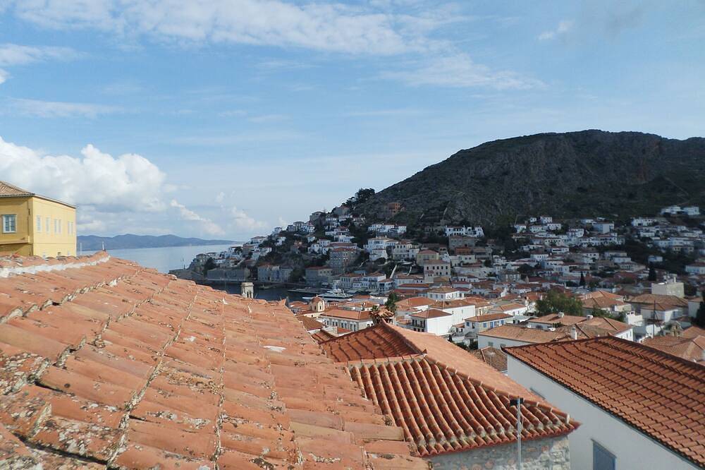 Traditional island house in the heart of Hydra in Hydra
