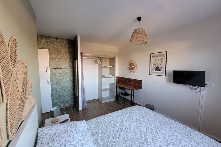 Location de vacances pour 24 personnes, avec terrasse et jardin, animaux acceptés à Tignieu-Jameyzieu - 2