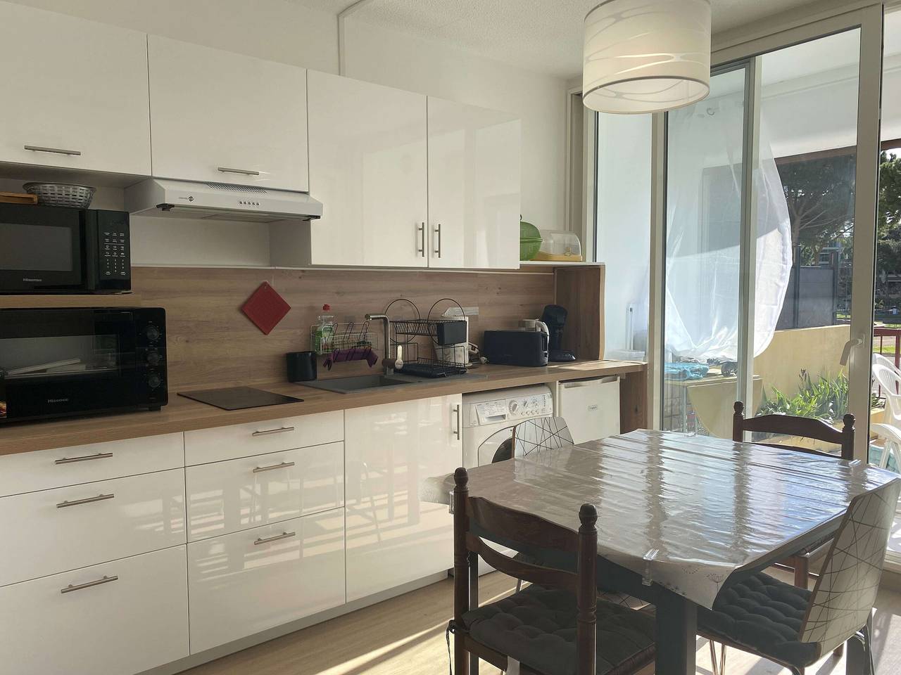 Entire apartment, Charming renovated studio with terrace, air conditioning and Wifi in Balaruc-les-Bains in Balaruc-les-Bains, Côte d'Améthyste