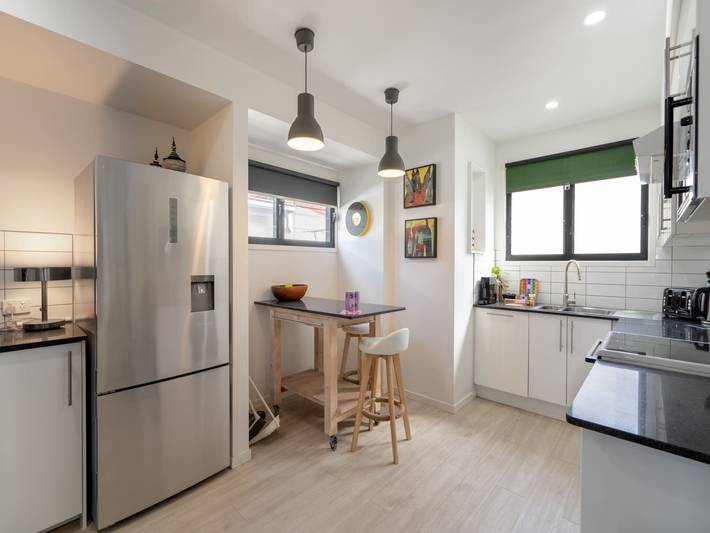 Apartamento entero, Moderno hogar 2 hab con comedor exterior in Bowen Hills, Brisbane