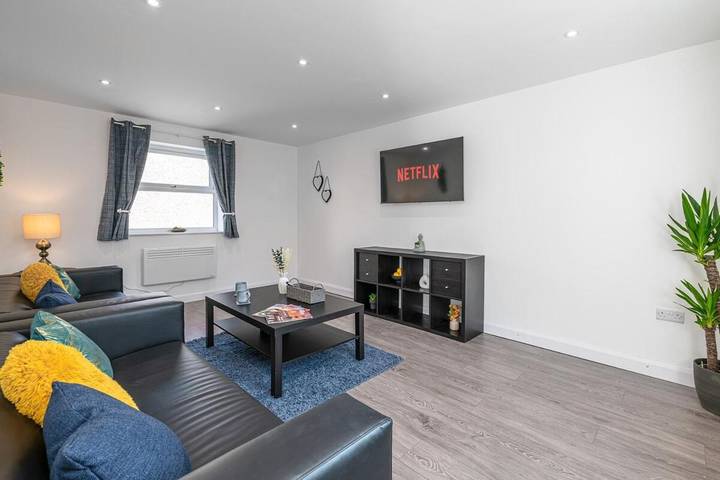 Location de vacances pour 13 personnes, avec Jardin à Holyhead