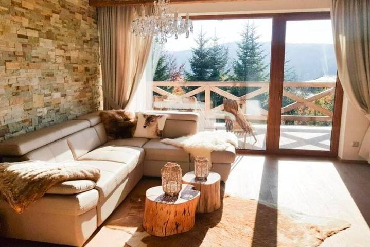 Ferienhaus für 12 Personen, mit Balkon und Whirlpool sowie Terrasse und Garten in Donovaly