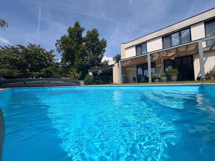 Villa pour 8 personnes, avec vue ainsi que jardin et piscine - 1