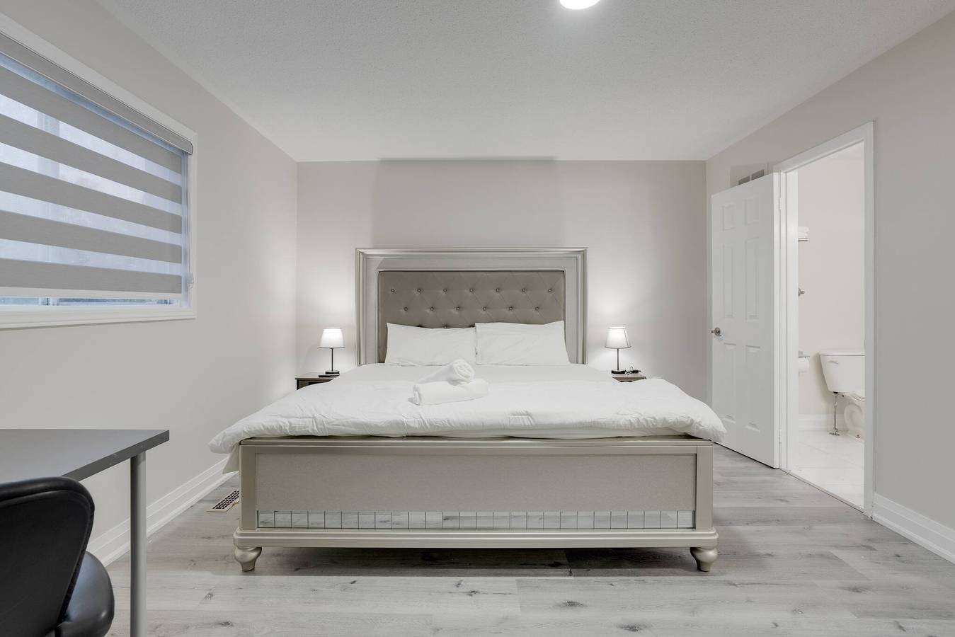 Gran suite de 1 cama con acceso rápido a Internet, oficina y baño privado in Vaughan, Lago Ontario (Kanada)
