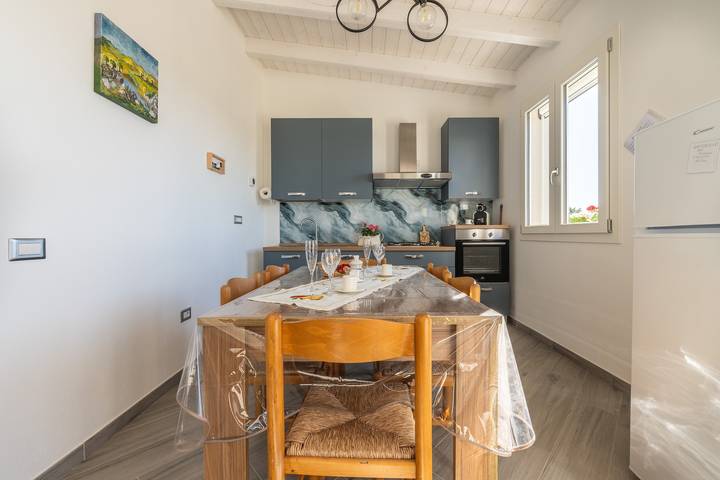 Moon – Double Room with Private Bathroom in Quartu Sant'Elena, Campidano