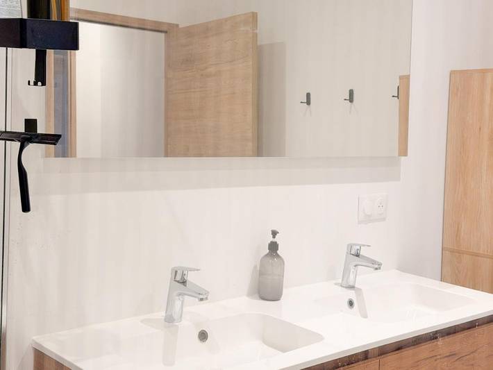 Location de vacances pour 8 personnes, avec jardin ainsi que piscine et jacuzzi à Talant - 4