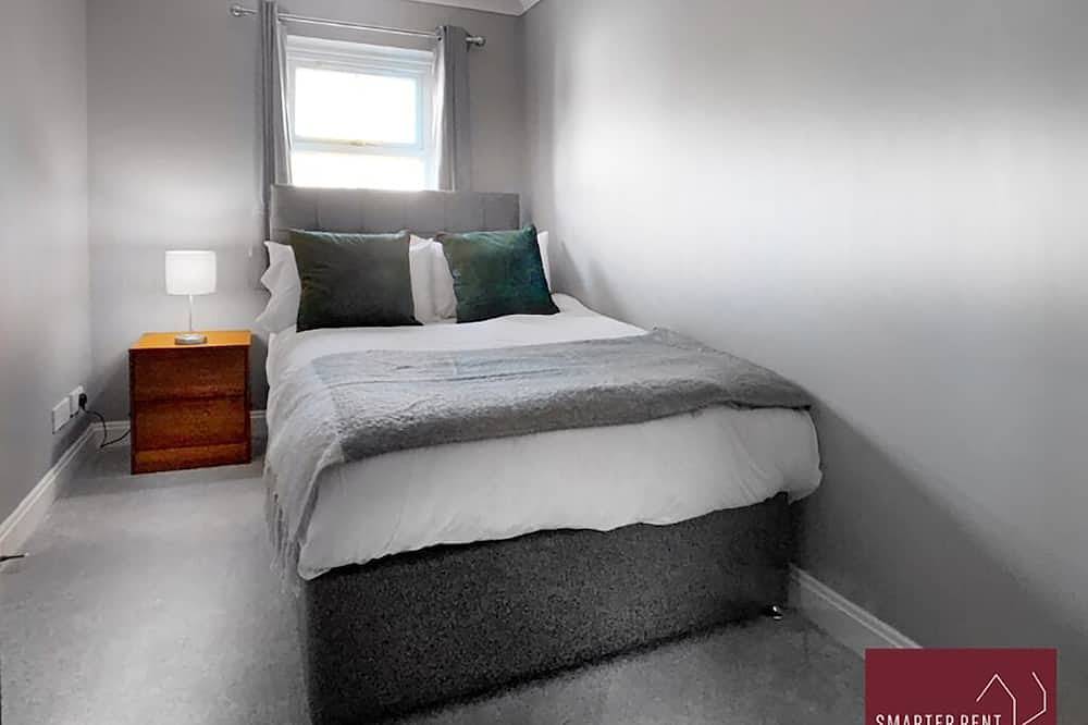Woking - Driveway Parking, Pets Welcome in Woking, Surrey