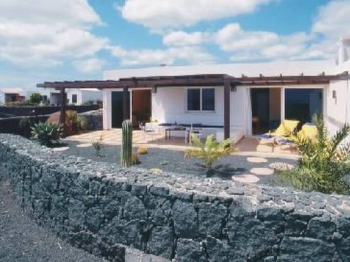 Bungalow für 4 Personen, mit Pool und Garten sowie Terrasse in Playa Blanca - 2