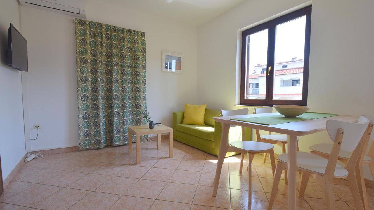 Ganze Ferienwohnung, Ferienwohnung für 5 Personen (40 m²) in Malinska in Malinska-Dubašnica, Krk