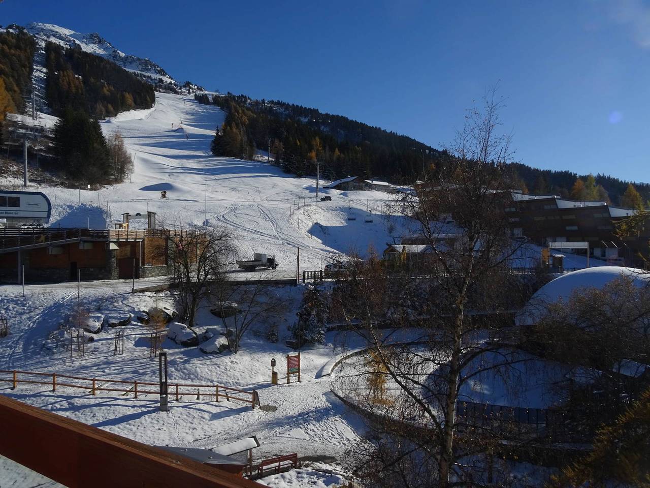 Entire studio, Agréable studio pour 2 personnes, idéalement situé, près des pistes et du centre commercial in Les Arcs, Albertville Region