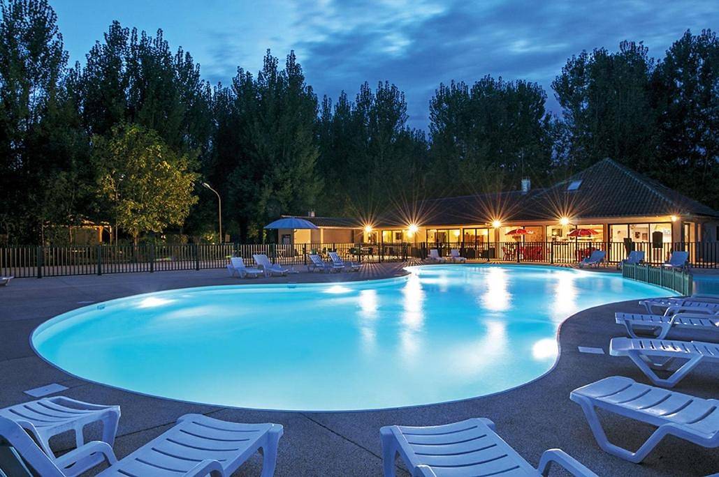 Camping les Borgnes Saint-Sozy in Saint-Sozy, Quercy