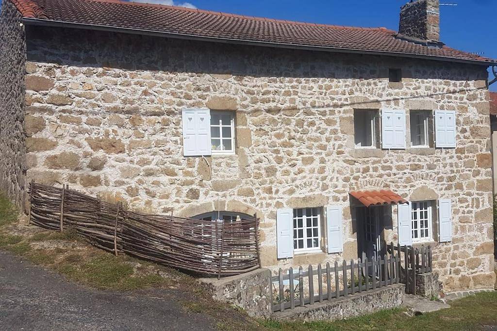 Authentique Maison de campagne De la rivière in Saint-André-de-Chalencon, Haute-Loire