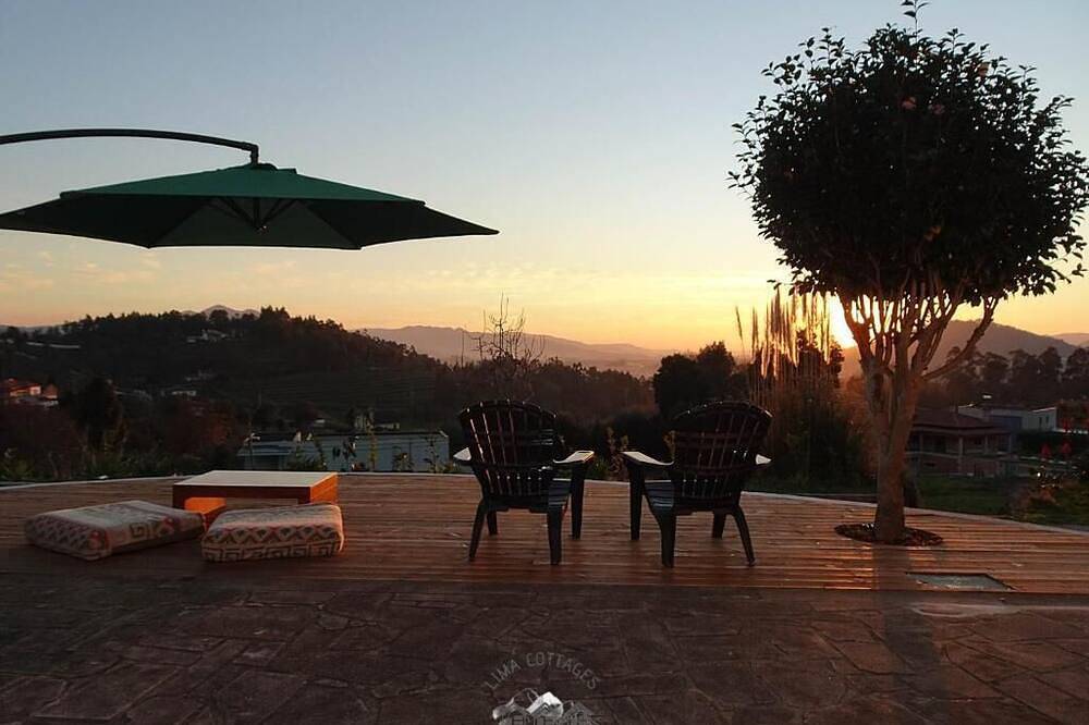 Lima Cottages // Casa De S. Tiago in Brandara, Distrito de Viana do Castelo