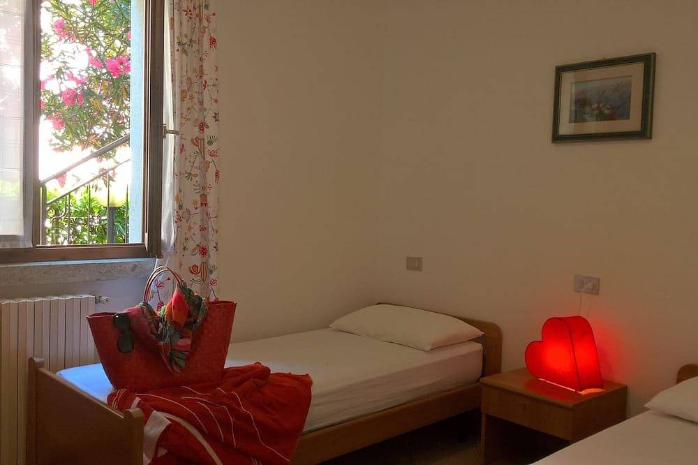 Geheel appartement, Casa Maffei Plus apartment 2, 1st floor, balcony, wonderful lake view, parking in Oldesio, Tignale