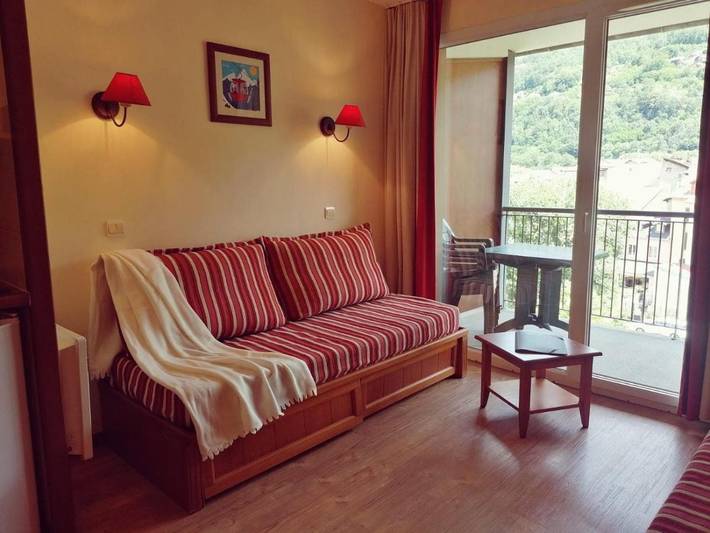 Gîte pour 4 personnes, avec Balcon et Jardin ainsi que Piscine et Vue dans Thermes Le Modele Le Teich - 2