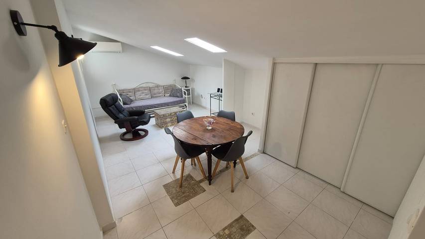Location de vacances pour 3 personnes, avec balcon et jardin à Borgo
