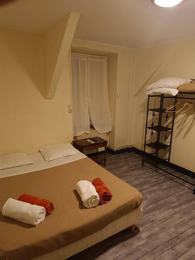 Hôtel pour 2 personnes, avec jardin et vue, animaux acceptés dans Précy-sous-Thil - 2