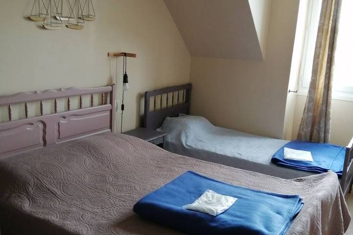 Gîte pour 6 personnes, avec jardin dans Mesnil-Roc'h - 3