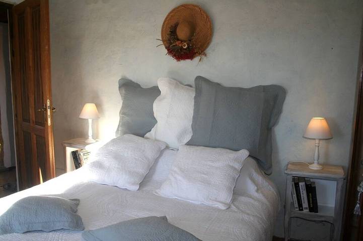 Gîte pour 4 personnes, avec jardin et piscine à Valensole - 2