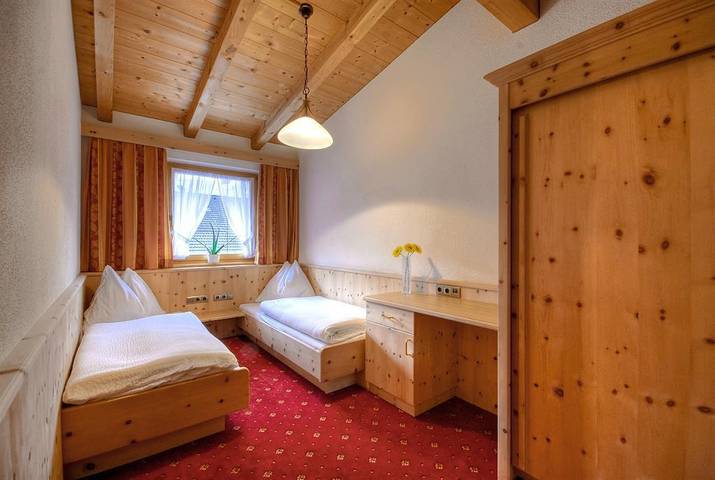 Gîte pour 4 personnes, avec balcon et jardin, adapté aux familles à Zell am Ziller - 4
