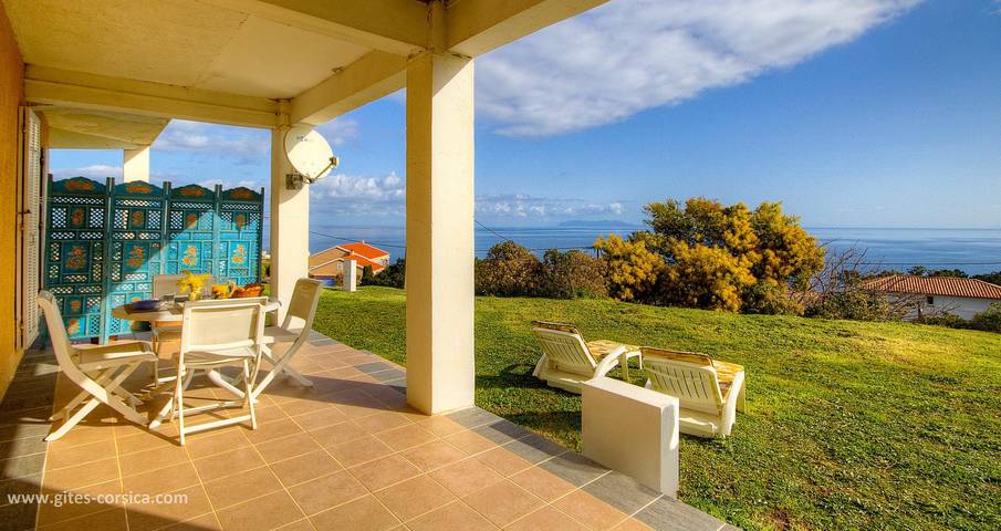 Gîte pour 2 personnes, avec Terrasse et Jardin à Luri