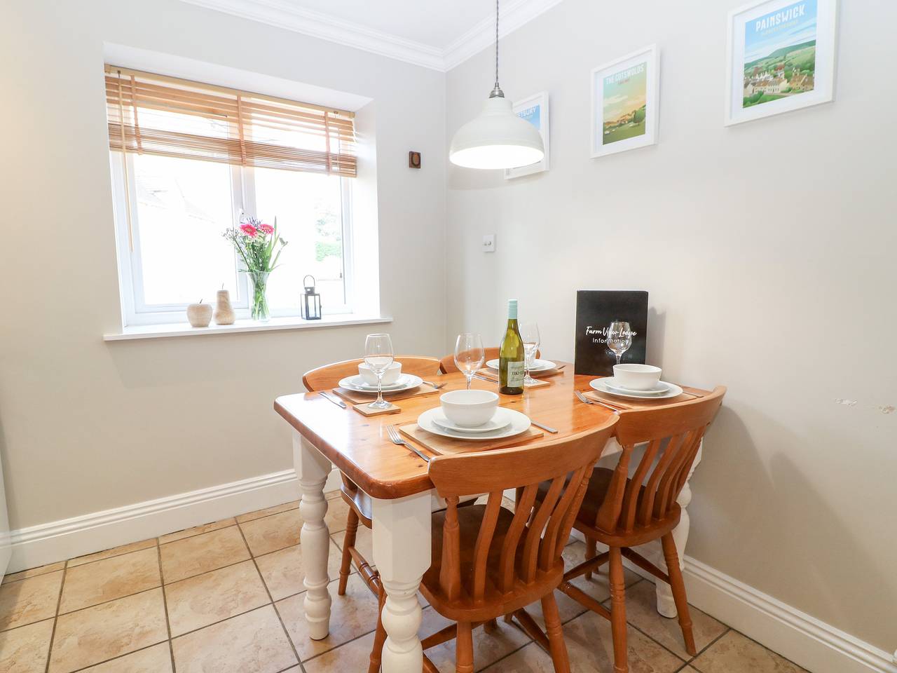 Farm View Lodge in Stroud, Gloucestershire