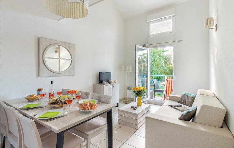 Appartement de vacances entier, Appartement au bord de la piscine avec parking et WiFi in Saint-Palais-sur-Mer, Côte de Beauté