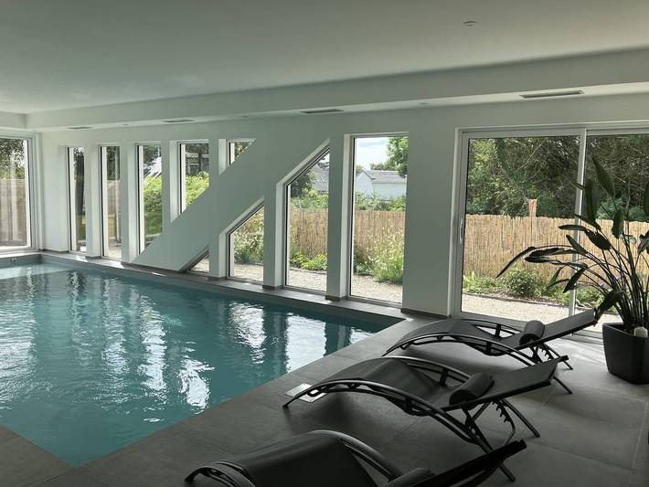 Location de vacances pour 8 personnes, avec jardin et jacuzzi ainsi que piscine et sauna, adapté aux familles à Trébeurden - 2