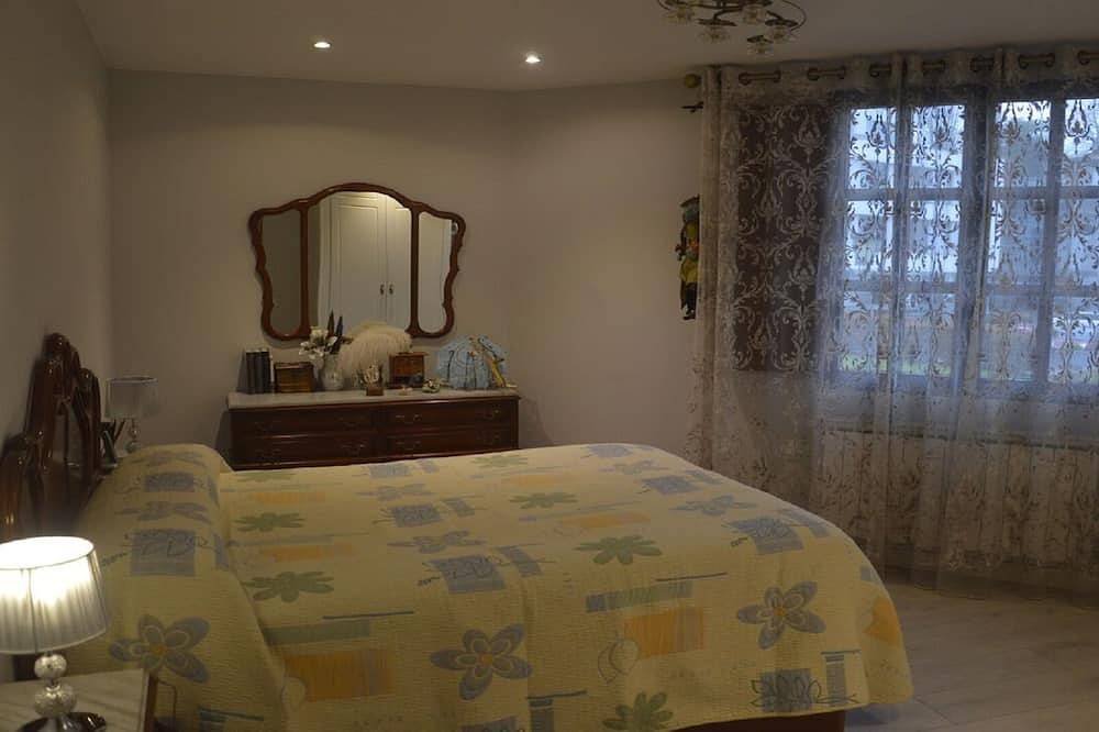 La Casa Blu Di Las Caldas in Oviedo, Montagne Cantabriche