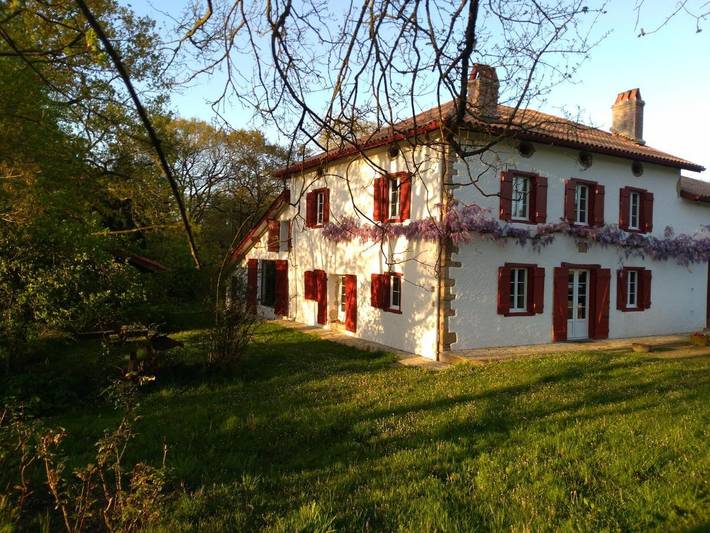 Maison d’hôte pour 4 personnes, avec Terrasse ainsi que Jardin et Piscine